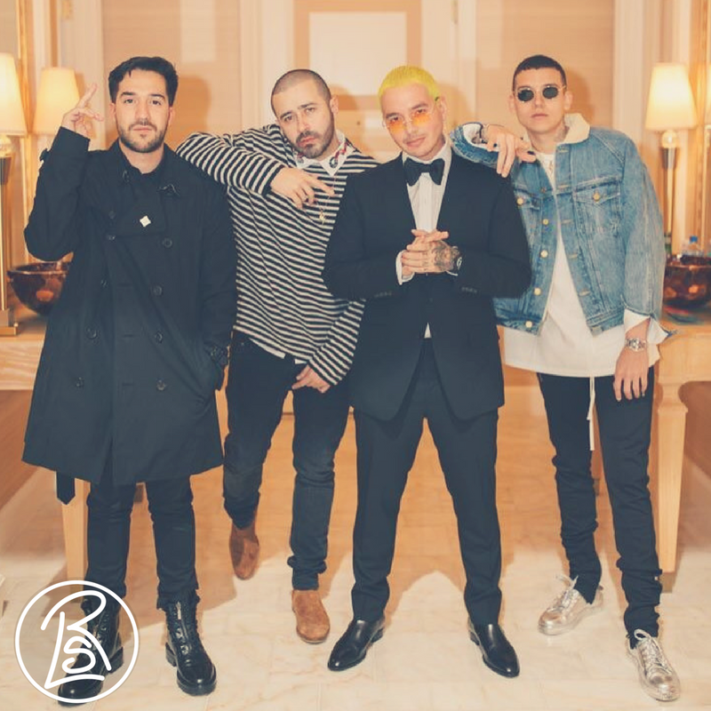 RadioLatinStyle's tweet photo. Squadra vincente: @JBALVIN e "La Familia" nella serata dei #LatinGrammy https://t.co/YGhqMoihRa