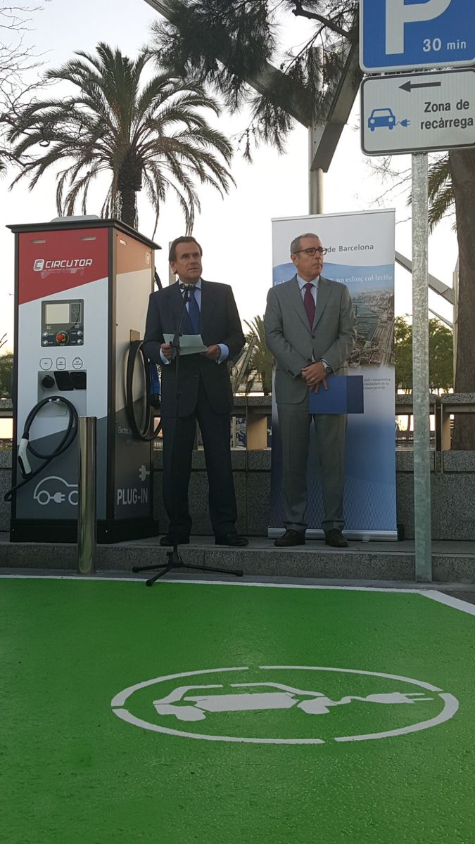PortdeBarcelona's tweet photo. 🗨️ Sixte Cambra, presidente del Port de Barcelona: “Nuestra responsabilidad como empresa pública es liderar el cambio hacia un modelo más sostenible” #GreenPort https://t.co/MTvh40Viei