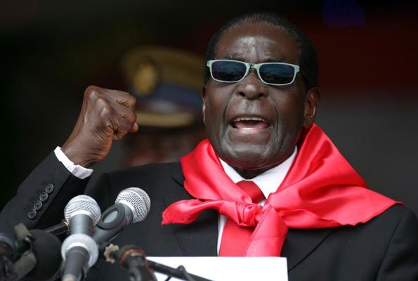 MichelMoto1's tweet photo. @bujakeratshiams @BillyKambale1 @jacksonmukunda @LitsaniChoukran @MAITREHILARION @Olengha @kinshasaweb @kongophile @LydieOmanga @Bibishe6 Quelle #Image garderez-vs de Robert Mugabe?
👉Combattant de la liberté 👉homme d'État ayant tenu tête à #UK
👉Président s'accrochant au pouvoir malgré le poids de l'âge
👉Époux qui sacrifia son héritage pol par amour #GoodByeBob😎 https://t.co/UMAGMuH9Bc
