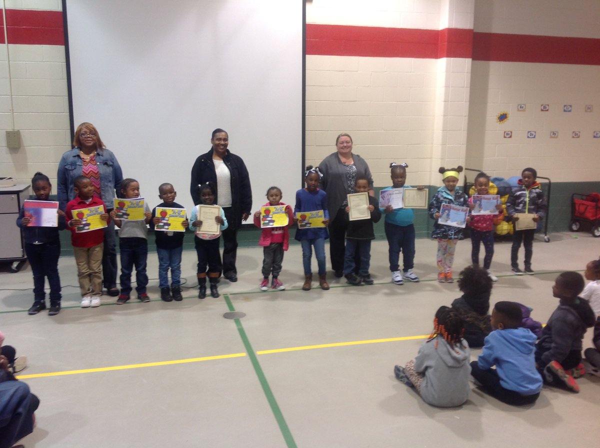 WHK_EaglesPSRC's tweet photo. Pictures from our K-2rd 1st 9 weeks Awards Day! #EaglePride @PSRCEDU https://t.co/XHVYY6IAqR