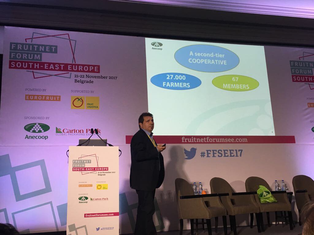 Bouquet_es's tweet photo. El director de #Anecoop Praha, Ferran Cabrera, en @Fruitnet_SEE ππ»ππ»ππ»#ffsee17 https://t.co/wfm2t4aeAt