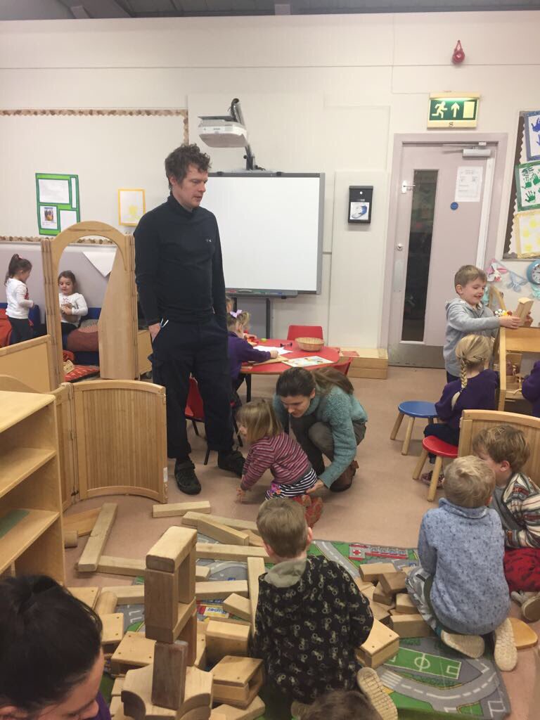 lasswadeps's tweet image. Parents joined us for sharing the learning in nursery today! #workingtogether #playingandlearningtogether 😃