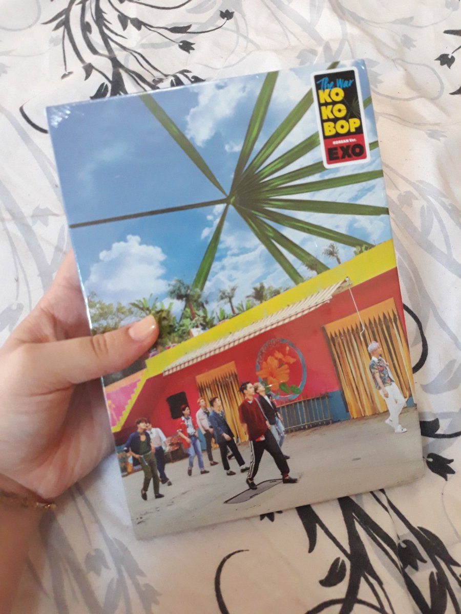 gslompoo_'s tweet photo. Venho aqui dizer que:

EU ESTOU MT APAIXONADA PELO MEU ÁLBUM. MEU PRIMEIRO ÁLBUM DE KPOP
ESTOU TAO EMOCIONADA!!!!
MEUS BEBÊS
Vocês são maravilhosos @Min_Store ❤❤❤❤❤ https://t.co/vVV9WMgaKO