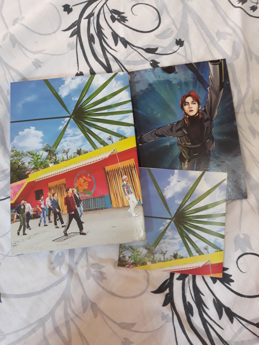 gslompoo_'s tweet photo. Venho aqui dizer que:

EU ESTOU MT APAIXONADA PELO MEU ÁLBUM. MEU PRIMEIRO ÁLBUM DE KPOP
ESTOU TAO EMOCIONADA!!!!
MEUS BEBÊS
Vocês são maravilhosos @Min_Store ❤❤❤❤❤ https://t.co/vVV9WMgaKO