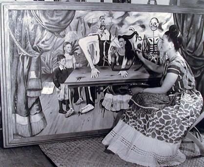 smenio's tweet photo. “Bernard Silberstein, @fridakhalo dipinge "il tavolo ferito", Coyoacán, 1940” czy ktoś wie co stało się z tym obrazem? https://t.co/CwHNOi4zUe