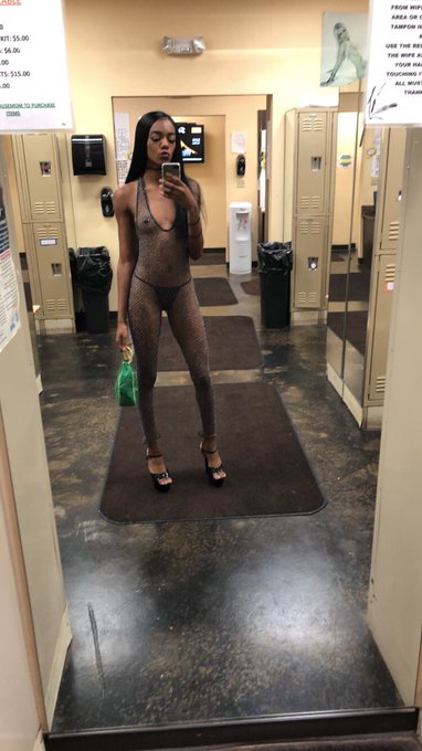 come watch me shake my ass at scarlett&rsquo;s!!!!! https://t.co/e2hle0WceY