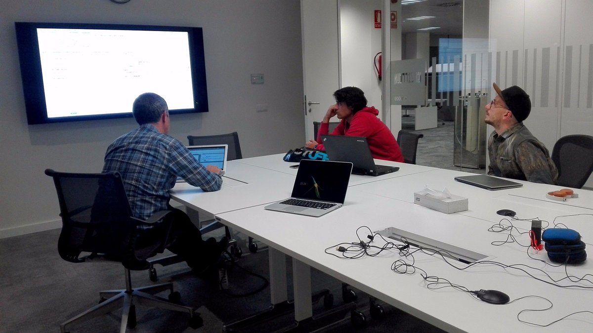 rojo_angel's tweet photo. Achievemevent unlocked ✅ multiplayer version of 'pigs dice' game in #clojure using websockets

@clojuredevsbcn #meetup at @magento BCN offices https://t.co/2ccq3J2U4n