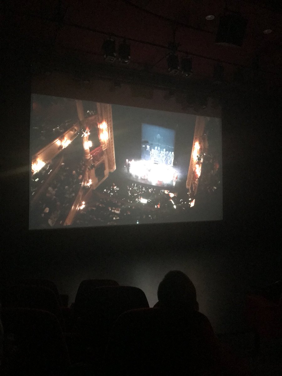 UnivRennes_2's tweet photo. Applaudissements nourris pour ce magnifique « medecin malgré lui » proposé par @OperadeRennes  au Tambour Merci aussi le CREA de @UnivRennes_2 Vive l’opéra ! https://t.co/rmik9FCYVD