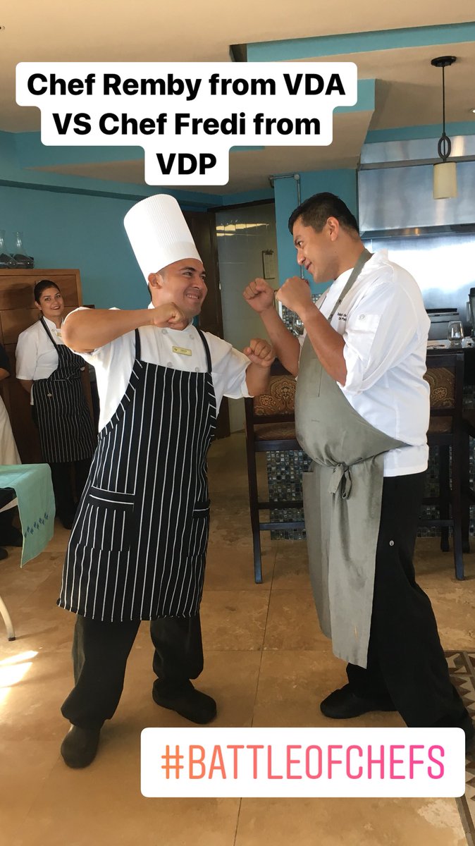 VilladelArcoCSL's tweet photo. #BattleOfChefs starting right now at #NeptuneSeafoodRestaurant Chef Remby VS Chef Fredi from @palmarcabo 👨🏽‍🍳🍴🍾🍗🍤🍅🥕#VilladelArco #foodie #VillaMoments https://t.co/V2uu36L2kd