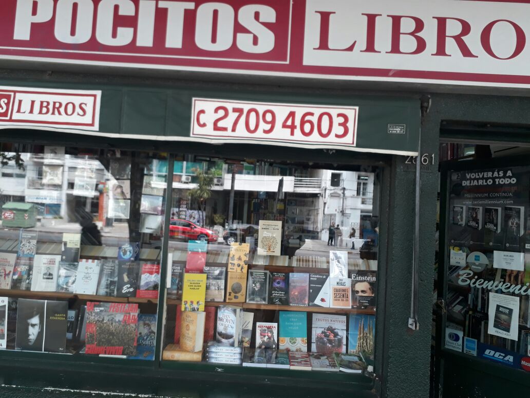 edcrackup's tweet photo. Más fotos de #ACQH de @abud_celi en @pocitoslibros. Muchas gracias al amigo @LeoSMattiauda por la destacada exhibición. https://t.co/KfuEoiVKpo
