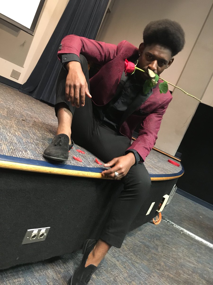 CottonHeadBruhh's tweet photo. Auction Was Lit #odutrust #peurtorico https://t.co/akvXsxKFCG