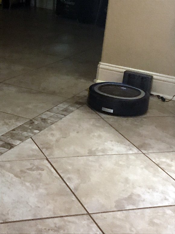 FrugalNovice's tweet photo. We LOVE our @HooverUSA Rogue smart robot vacuum - and you can get yours for $200 OFF now through #BlackFriday! Check out my post for details: https://t.co/s3l4GXkria #Hoover #deals #bargain #discount #ad https://t.co/DZqXlQvHSU