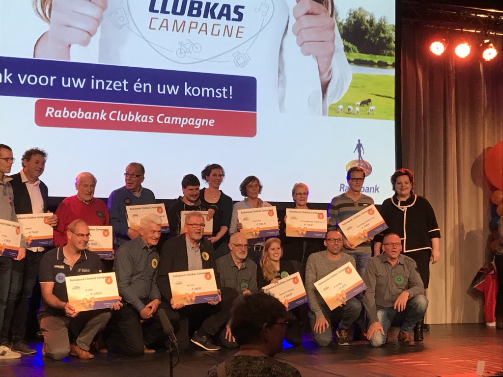 Niets dan blijde gezichten bij de prijsuitreiking van de @RaboHorstVenray Clubkas Campagne 2017