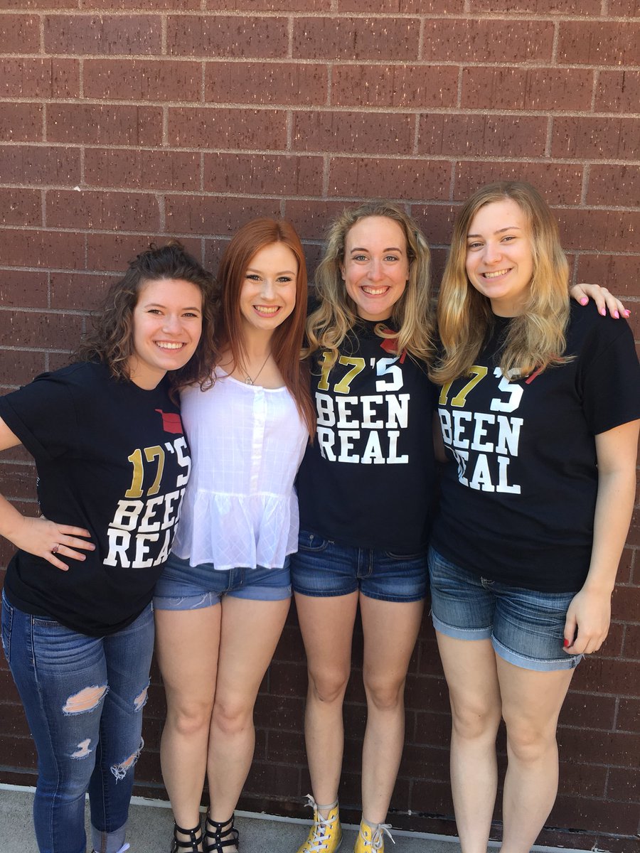 MabelAdams's tweet photo. Happy birthday @CarlyWohlers_ I๏ธ hope youโre having a great senior year!! #Alto2s https://t.co/oLDtG1gZZ6