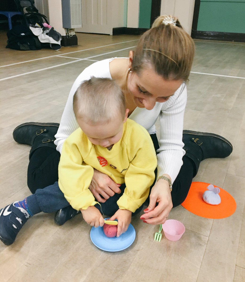 SoundsRightSal's tweet photo. So much fun making #currantbuns at #soundsrightminis #billericay today. https://t.co/Co91Qc7Nw1