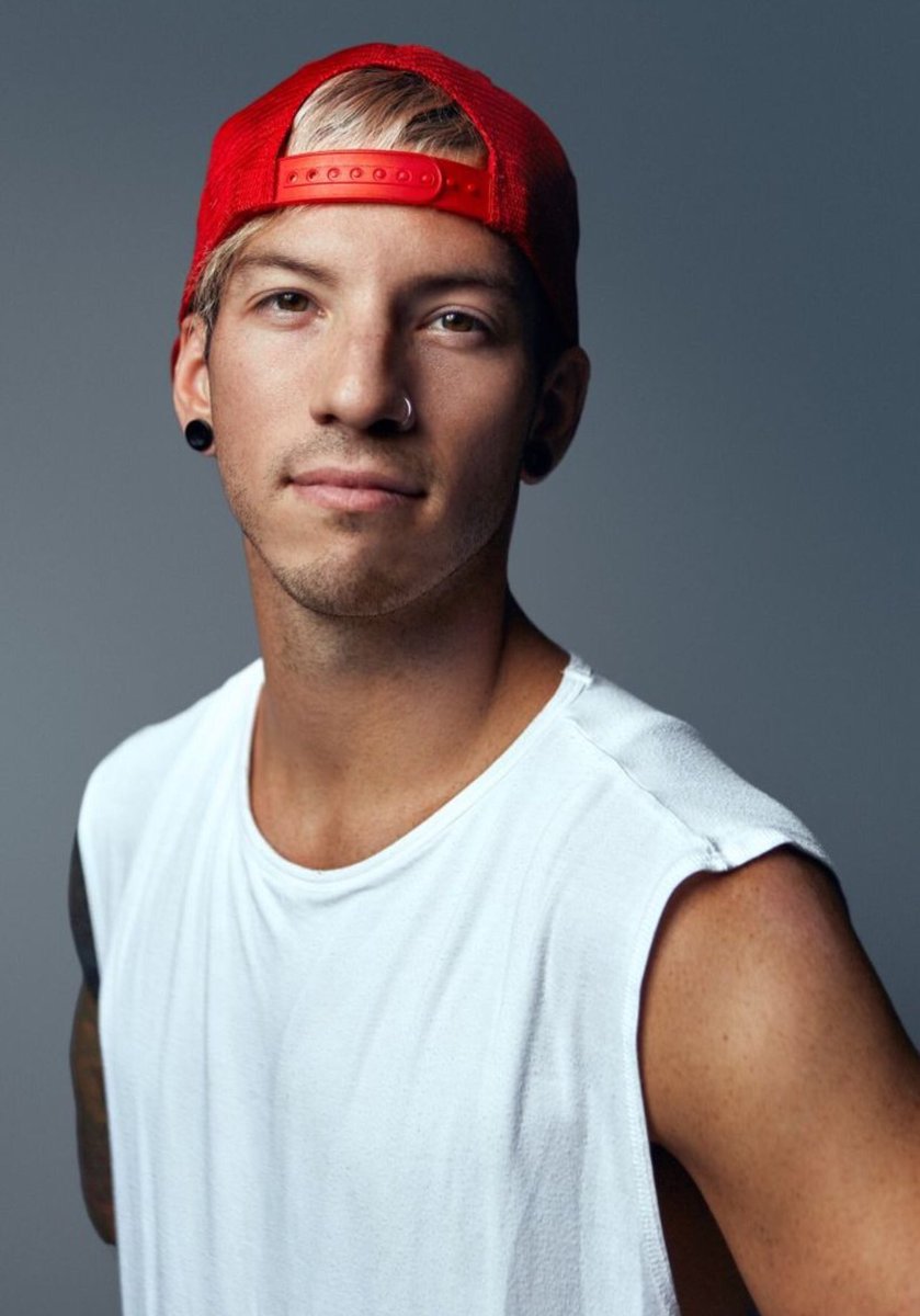 _RtIfYouStan_'s tweet photo. Joshua William Dun
June 18, 1988 https://t.co/lpB2DZBCPB
