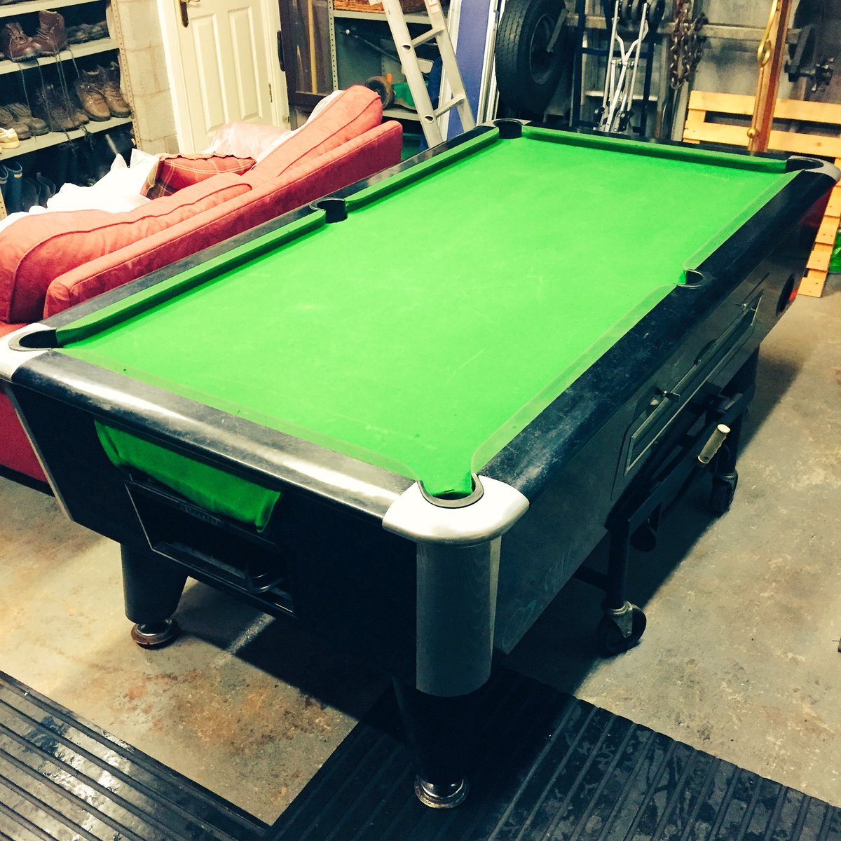 JackHacker3's tweet photo. Selling a Sam billares billiards pool table £350 https://t.co/zcW6ad9dij