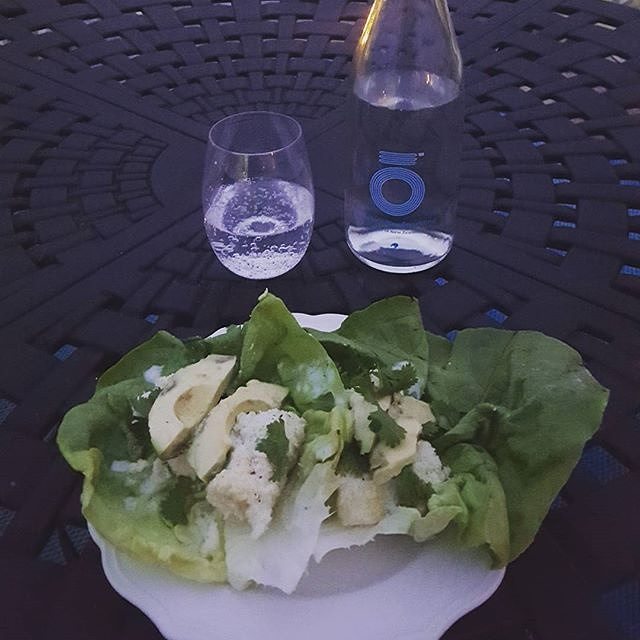 salaciousdrinks's tweet photo. Repost @LisaComento @salaciousdrinks sells water from all over the globe like O Pure New Zealand water, paired with lettuce fish tacos. Lime, coconut coated fish topped with pineapple jalapeno sauce, avocado slices &amp; cilantro.
#NationalEntrepreneursDay https://t.co/DcRsDif36A