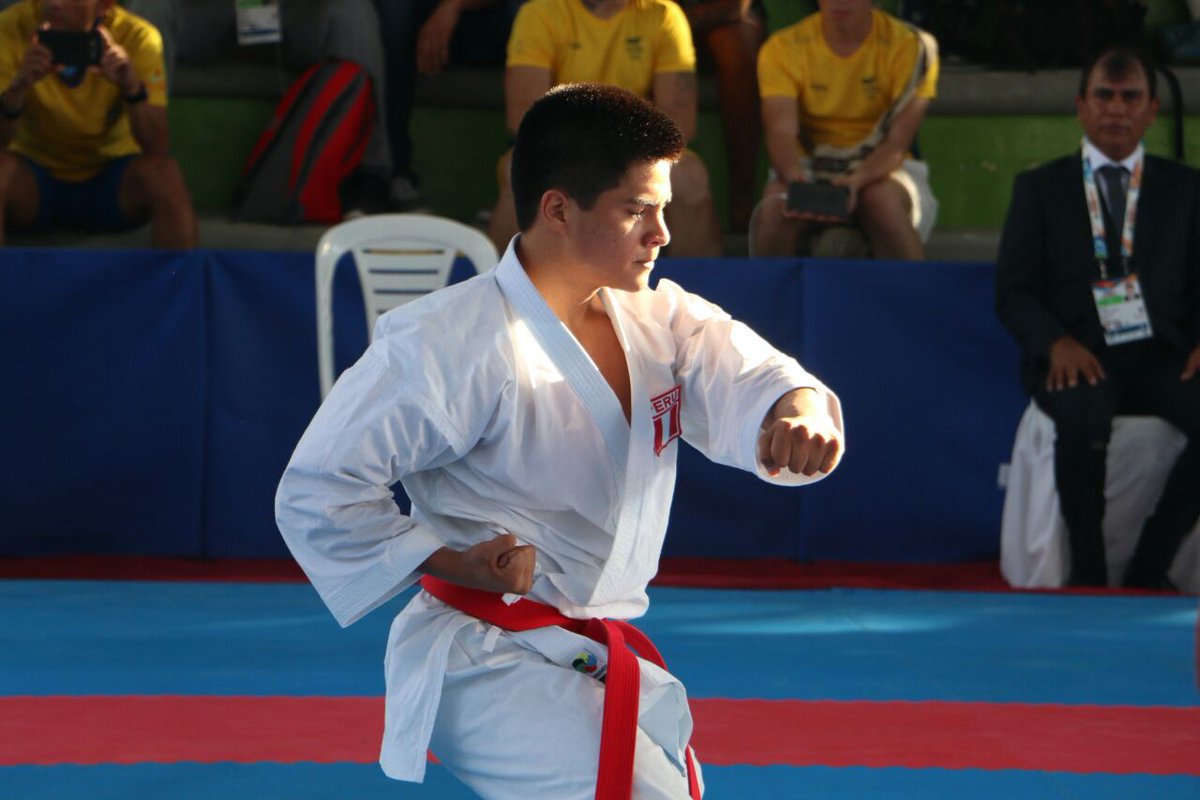 ipdperu's tweet photo. #IPDEnLosBolivarianos ¡Felicitaciones! Mariano Wong obtiene la medalla de plata en karate, modalidad kata, por los Juegos Bolivarianos 2017. #TeamPerú #TopPerúLima2019  👇🇵🇪🥋🥈 https://t.co/hkkoRqCP40