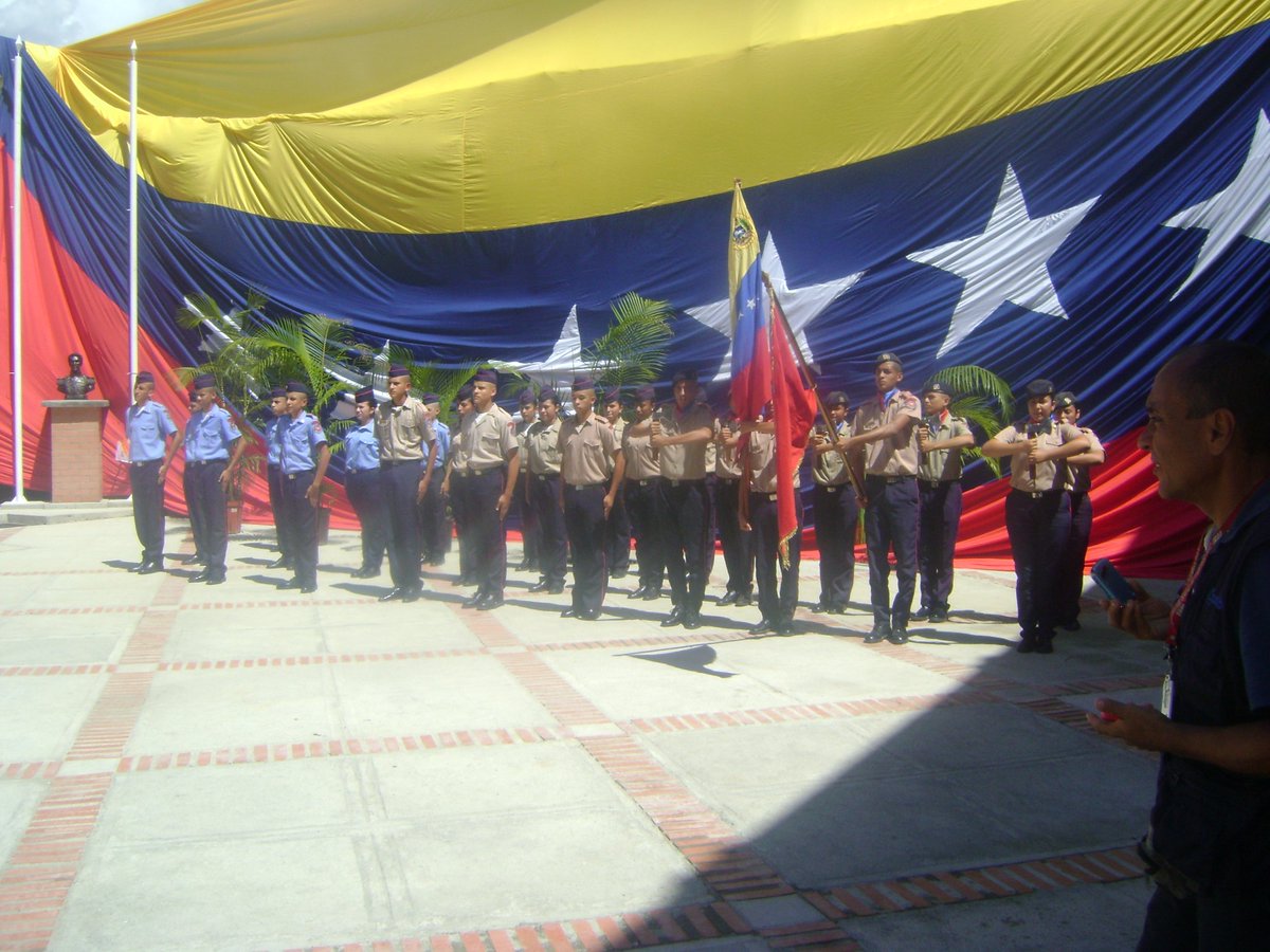 bomberos_merida's tweet photo. #21N Formalmente ignaurada la sede de la escuela de seguridad y defensa Domingo Peña, en presencia de la Vic Min Narci Ortuño acompañado por el Tte (B) Nestor Guerrero Director de la escuela y La Mayor (B) Alvyss Aldana Primer Comandante @CNB_Merida https://t.co/bMQ8DZx8Yo