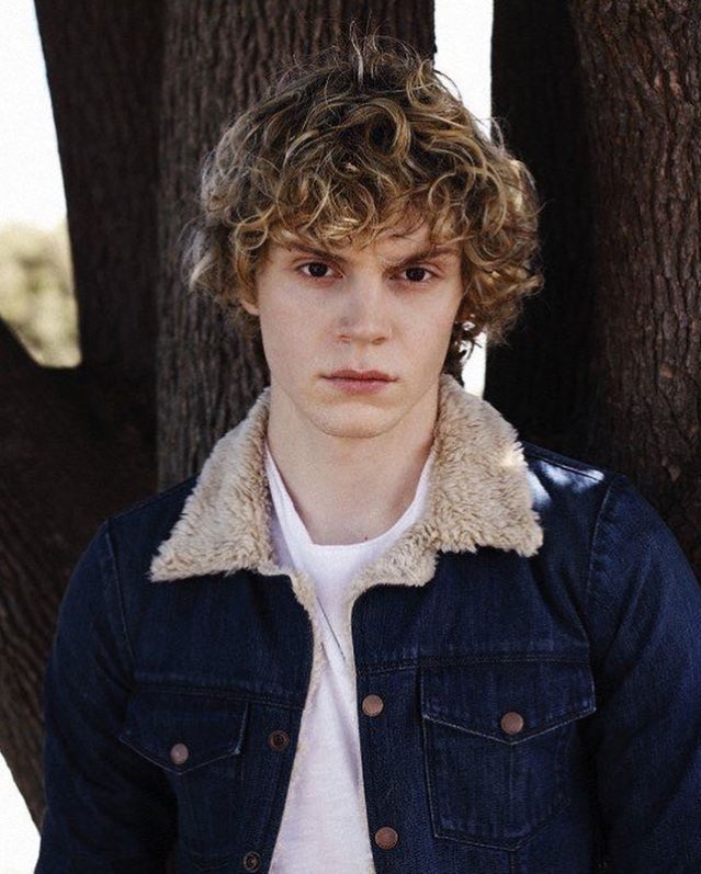 AHSxES's tweet photo. Evan Peters para Nylon Magazine (2011) https://t.co/9OQcBlBy1L