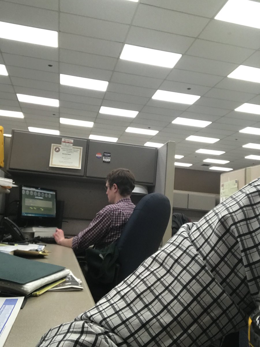 alexboisjolie's tweet photo. @SCJChrisB Correction: I forgot about my other desk buddy @SCJIanR whose last name beat mine by a letter #TransparentReporting https://t.co/efSE1Nzqds