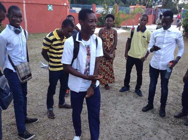 clccfg's tweet photo. Le slam en plein air était au coeur de #Florilege avec le club #JARTICULE partout et pour tous. @CamaraAmyna @conakrylivre @CCFGConakry @Teliwel @AppolinaireLam3 @Naturelprincess @Cochranovich @zubmira @sansyk @laminegazza @bethiomoca https://t.co/xTDu0ev3MH