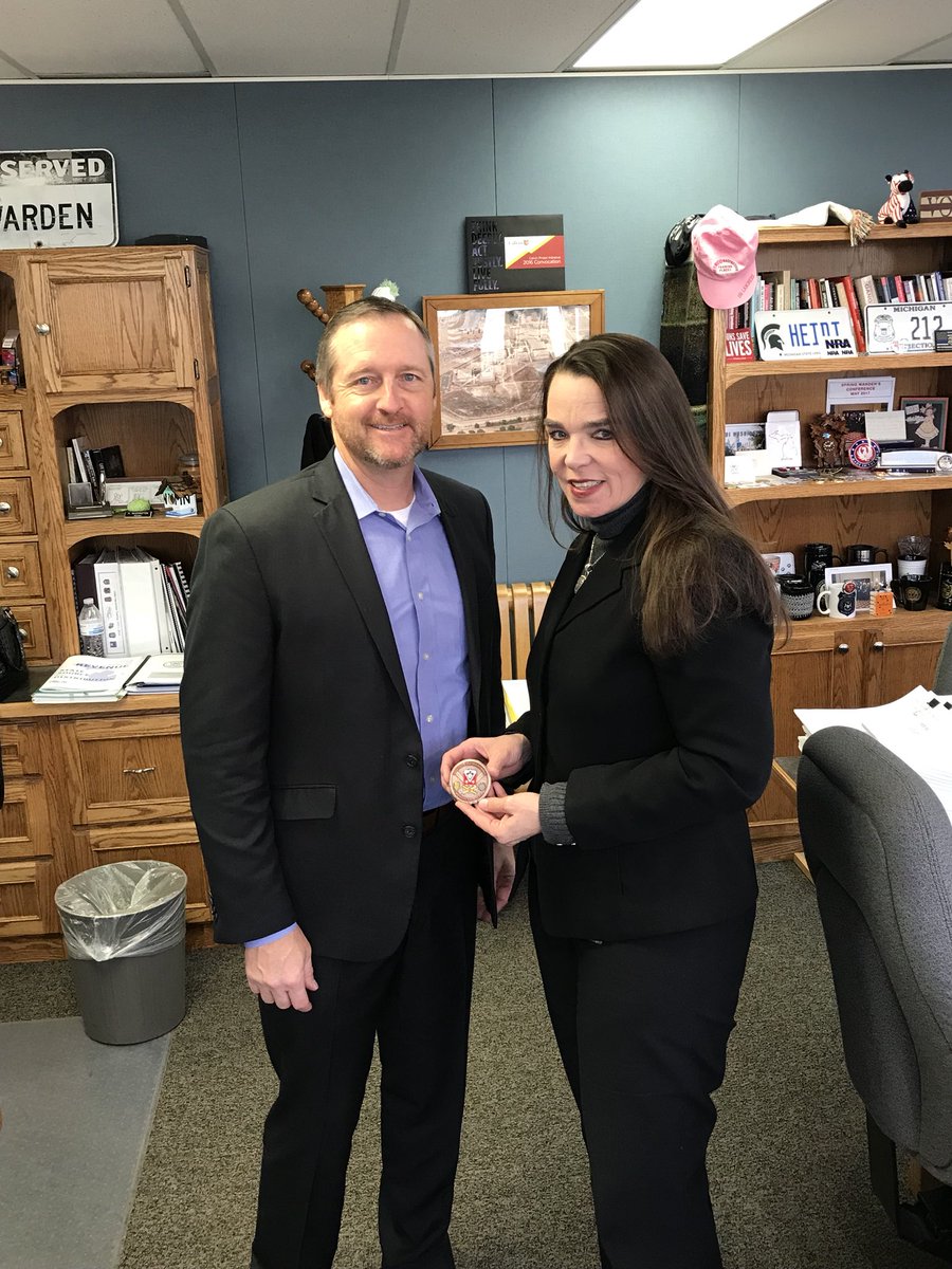 MDOCFOA's tweet photo. I presented the Leadership and Excellence Coin that was given to agent Jacob Triplett on behalf of the US Army. They are appreciative of the support that MDOC provided Agent Triplett and allowing him to serve his nation. #GoTeamMDOC https://t.co/JDjtZbwy5i