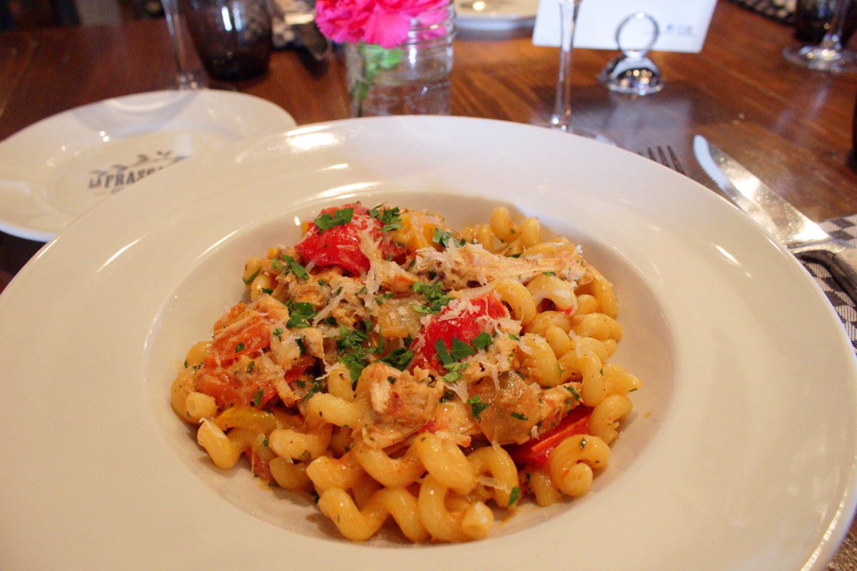 LaFrascaHfx's tweet photo. Warm your belly with today's addition to the menu: Cavatappi with roasted chicken, sweet peperonata, arugula, and aurora sauce ❤️ #menuaddition #warmup @SpringGardenRd https://t.co/pOpyY6qqy7
