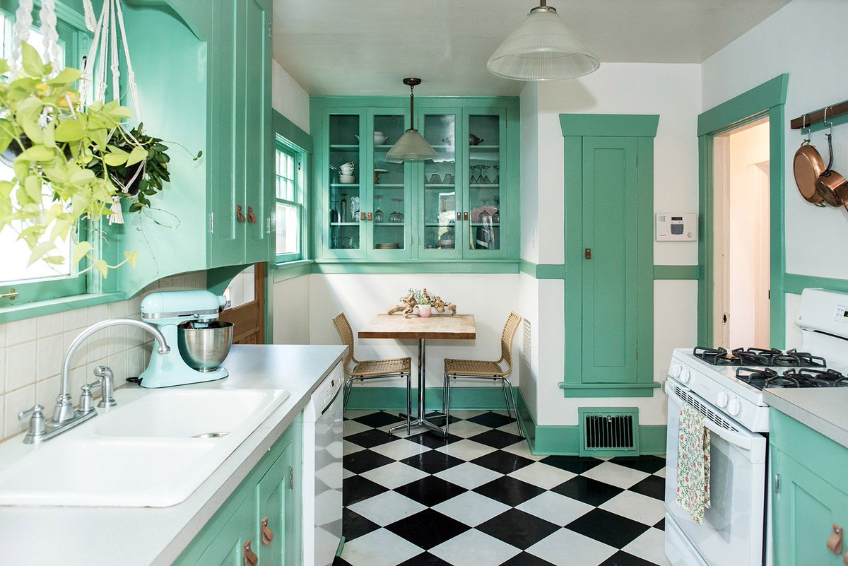 PinPointPerth's tweet photo. Bright and Bold Inside a Classic Craftsman - #House of the Week https://t.co/VygpMzNXlp #HomeRemodel https://t.co/K2uXjj53vN