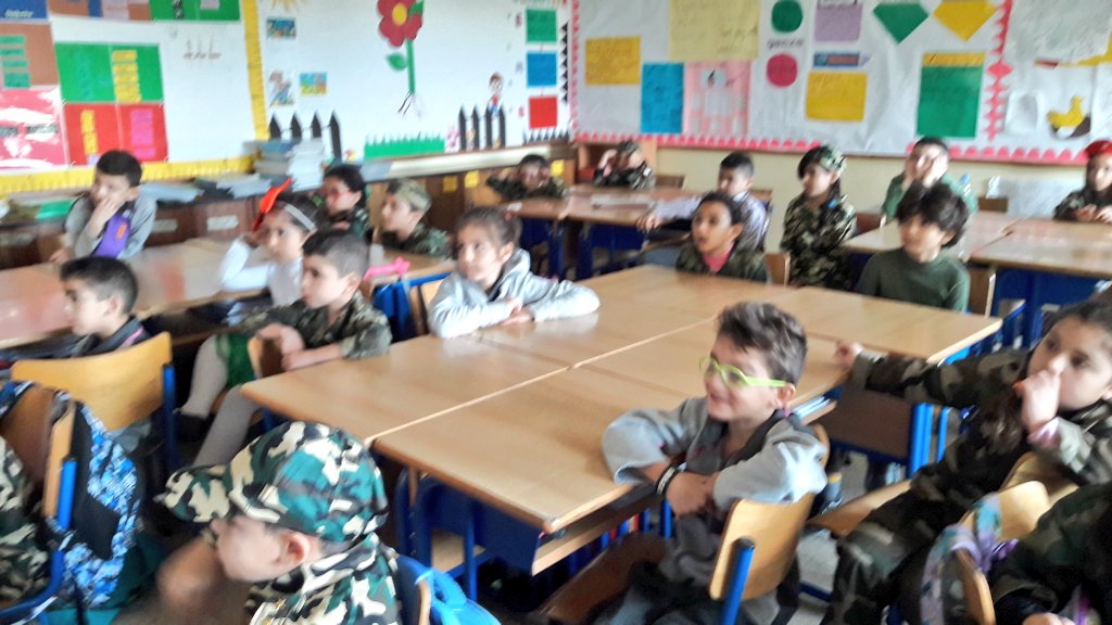 samah_hosna's tweet photo. After observing a video about #community_helpers G2BL mentioned their observations until they reached the concept .
@MakAishaSchool https://t.co/vybhWY0Z57