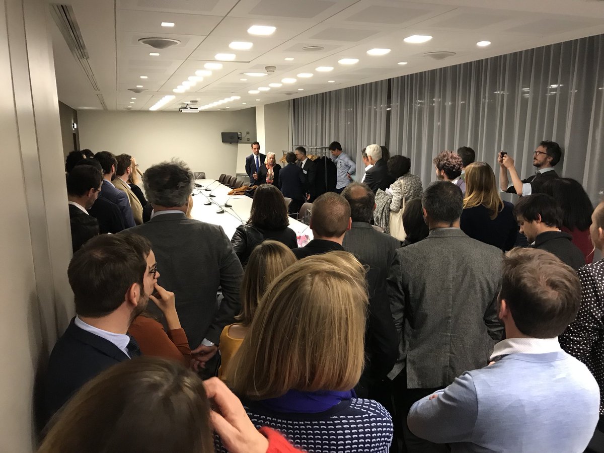 Étape 3 #SemaineIP « mise en réseau rapide pour liaisons utiles » à <a href="/AssembleeNat/">Assemblée nationale</a> <a href="/vrmtvrmt/">Vraiment Vraiment</a>