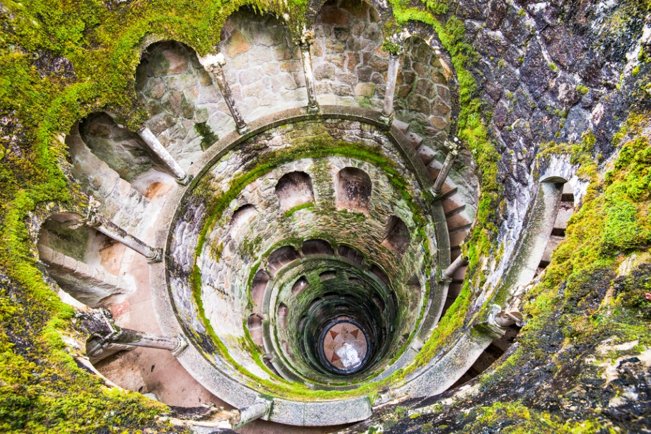 Of_Wonderland_'s tweet photo. #DidYouKnow that #Sintra by some is considered the capital of #romance? This city has been a source of inspiration for many #poets and #novelists; today it's frequented by many #tourists for its #history, its #architecture and its #gastronomic tradition. https://t.co/pskicP6PJM