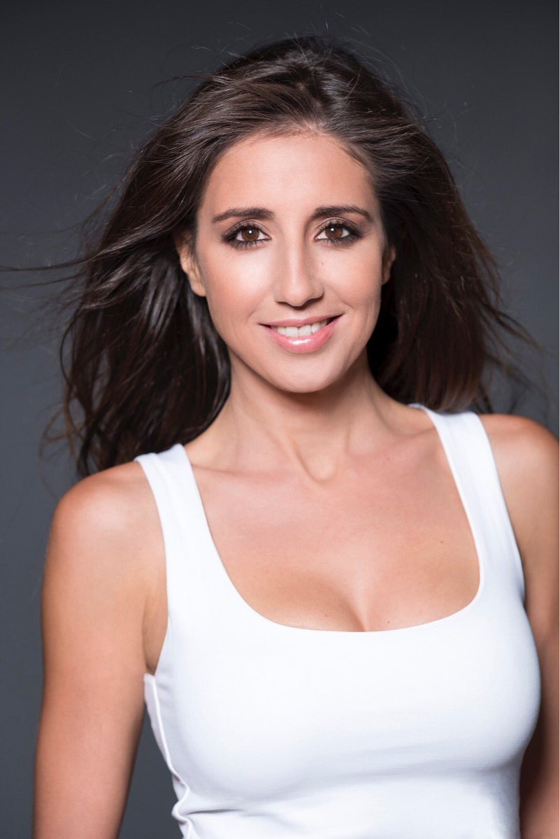 ibai_sanchez's tweet photo. #book2017 bajo la mirada de @paconavarrophoto #agradecida #happy #fotografia #photography #retrato #conunseisyuncuatroaquitienesturetrato #actriz #actress #sinfiltros #serietv #grabando #ilovemyjob #odioponerhashtags https://t.co/hJfJDLY9gi
