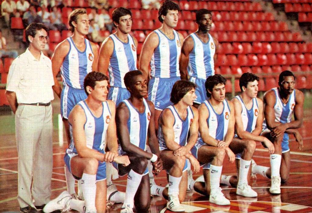 catbasquetbol's tweet photo. RCD Espanyol temporada 1984-85.
1984-85 RCD Espanyol season.
#rcdeespanyol #rcde #ligaendesa #ligaacb #acb #throwback #retrobasketball #basketball https://t.co/pCI0uOynLb https://t.co/PdgEm8JcnH