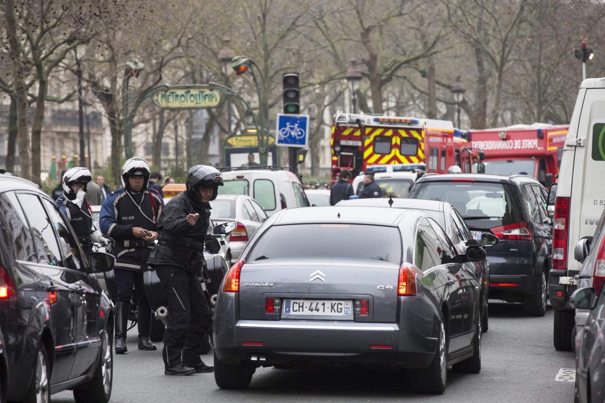 SigloDurango's tweet photo. Detienen a sospechosos de participar en atentado contra Charlie Hebdo
https://t.co/EEIeAtyVFO https://t.co/FmbKHJQMIo