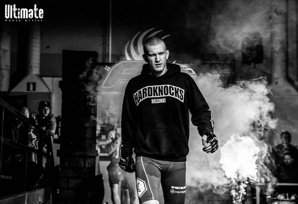 AhmalaMMA's tweet photo. Walking to war! #fnf15 #mma #mnutrition #sportheavy https://t.co/GyLzvhEp2e