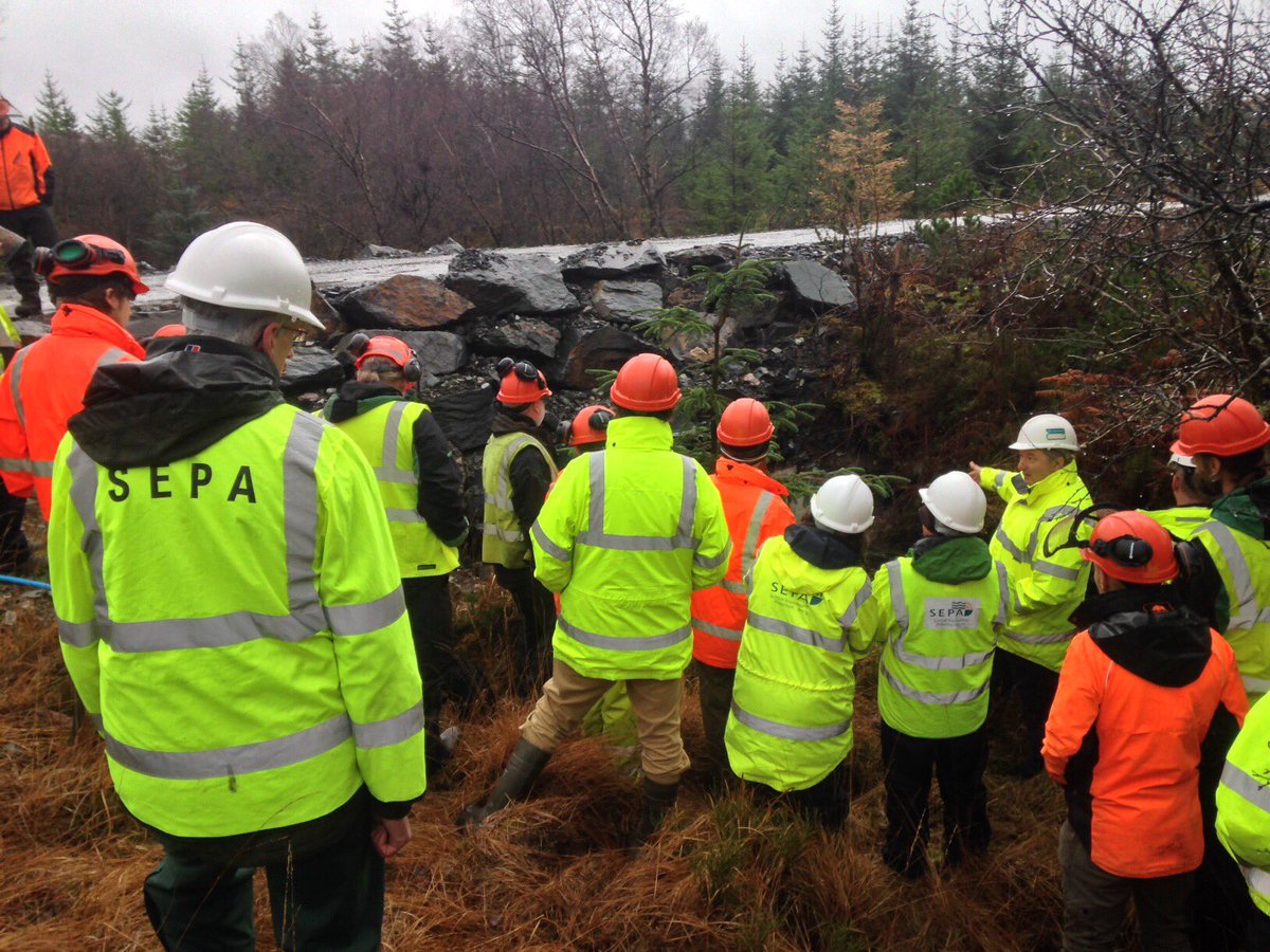 hdonaldrural's tweet photo. Informative practical training for @lomondtrossachs Woodlands Advisor on UKFS Forest & Water guidelines as part of #strathard initiative https://t.co/1Y76fCAZOZ