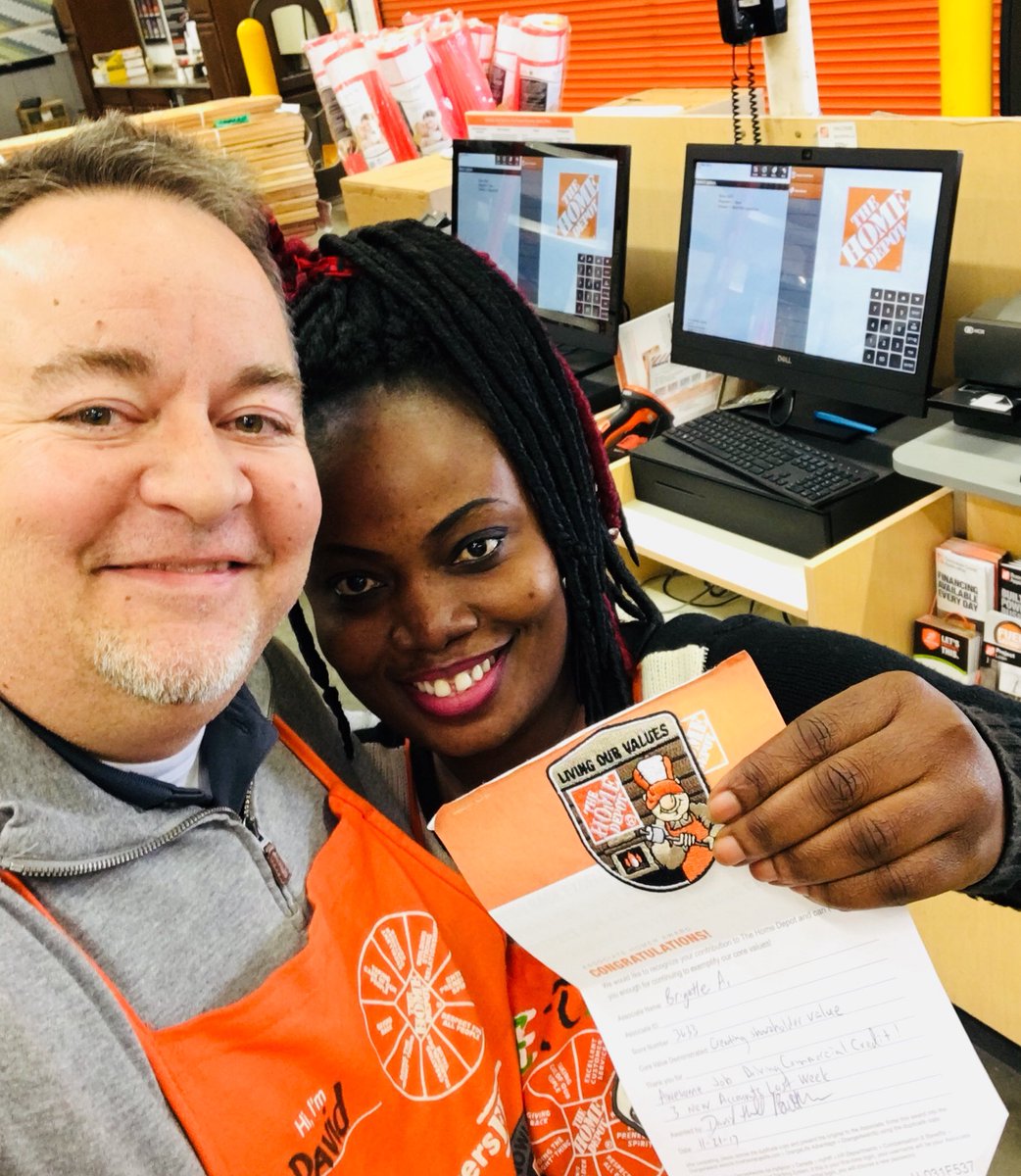 DavidHullHD's tweet photo. Awesome job driving commercial credit!!! Congrats Brigette!!! @BrettNewmanHD @forman_melvin @TerriDavisB https://t.co/0f4BFLnSkU