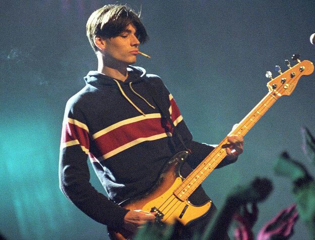 Happy Birthday Alex James 

Blur - Chemical World 

 