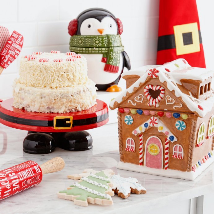 APEXPR's tweet photo. We can't get over the festive kitchen décor @WalmartCanada offers in-store and online! It's definitely getting us into the #Christmas spirit. #clientlove #WalmartCanada #ApexPR #Holidays #33daystillChristmas https://t.co/4a0D51GEw2