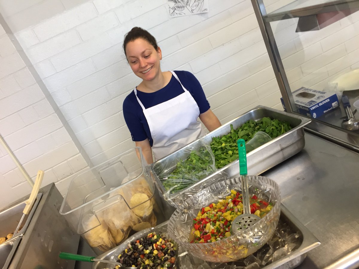 #CCCInternsinAction #RD2Be @danpanacc bringing students’ favorites with some fresh twists at the new #taco bar #peachsalsa