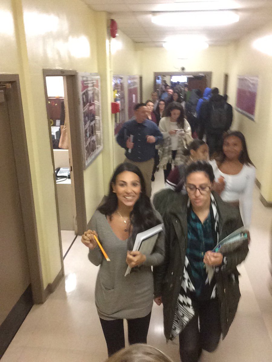 CSD31SI's tweet image. #JapaneseLessonStudy after the action! Amazing #Math Educators lending expertise to the lesson today @CurtisR450 @Wagnerhigh @PRHSRaiders #inspired31 @District31R @CarolECronk HT  @CGoffredoZapata for the #Livestream