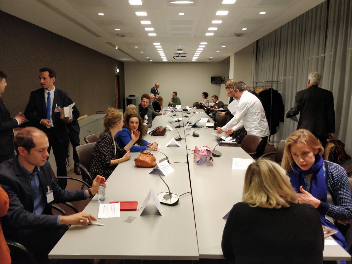 On lance « mise en réseau rapide pour liaisons utiles » Speed dating grande vitesse sur l'innovation publique <a href="/AssembleeNat/">Assemblée nationale</a> #designPP #semaineIP