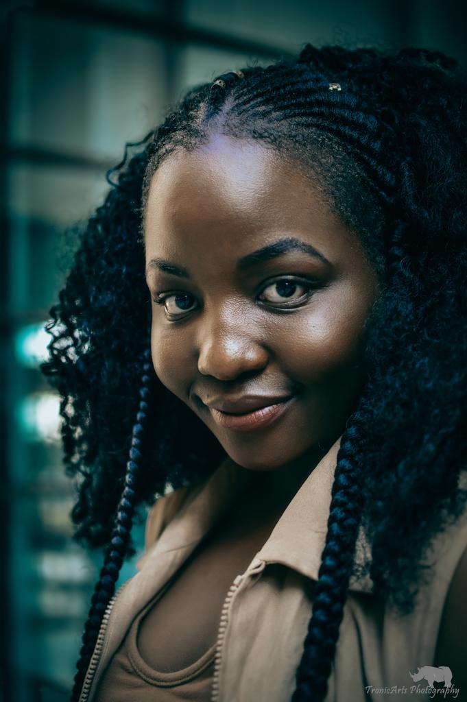 hassantronic's tweet photo. Moonlight.
Model : @MbokoBoomin
Photographer 📸 :@hassantronic
#TronicArts #BlackRhino https://t.co/Qq5xU7SvLe
