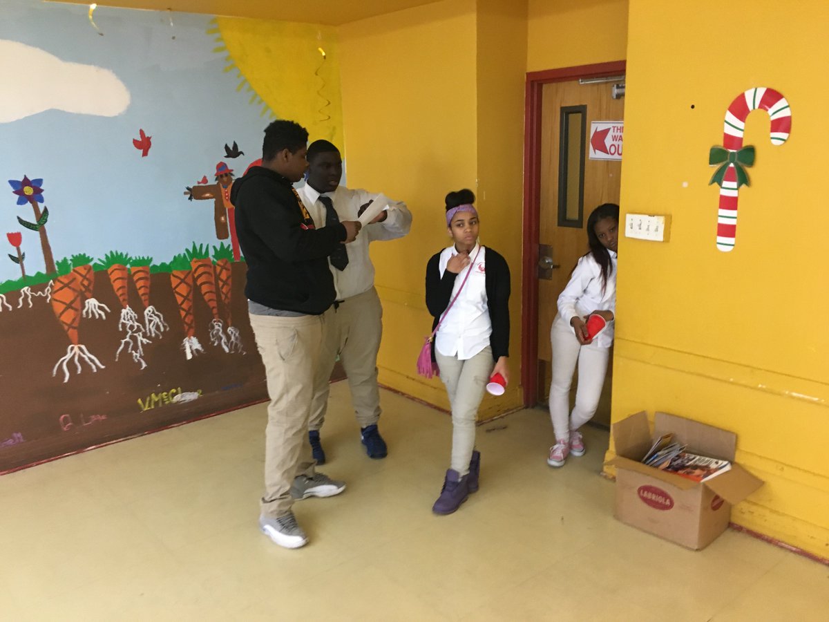 NLCPfsm's tweet photo. Level 2 #student completed 4 scenes of their #narrative #project.  9 more scenes to go. @FreeSpiritChi @fsmjeff @RealChiYouth @fsmnewstweets @HoopsHIGHFSM https://t.co/NxQT6lw876