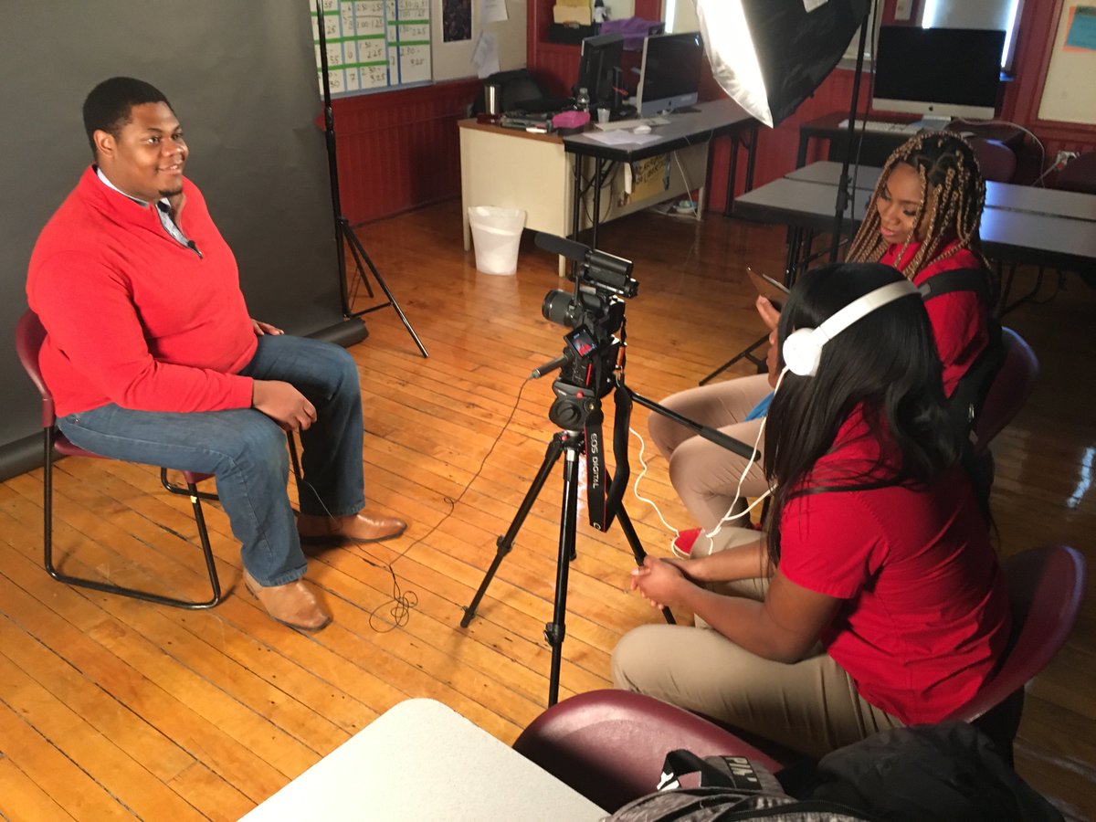 NLCPfsm's tweet photo. #senior Arieyanna Williams scores her first #interview w/a NLCP alum.  Thank you @fearlessskyy for your help. @FreeSpiritChi @fsmjeff @RealChiYouth @fsmnewstweets @HoopsHIGHFSM https://t.co/2FFqnjzvRm