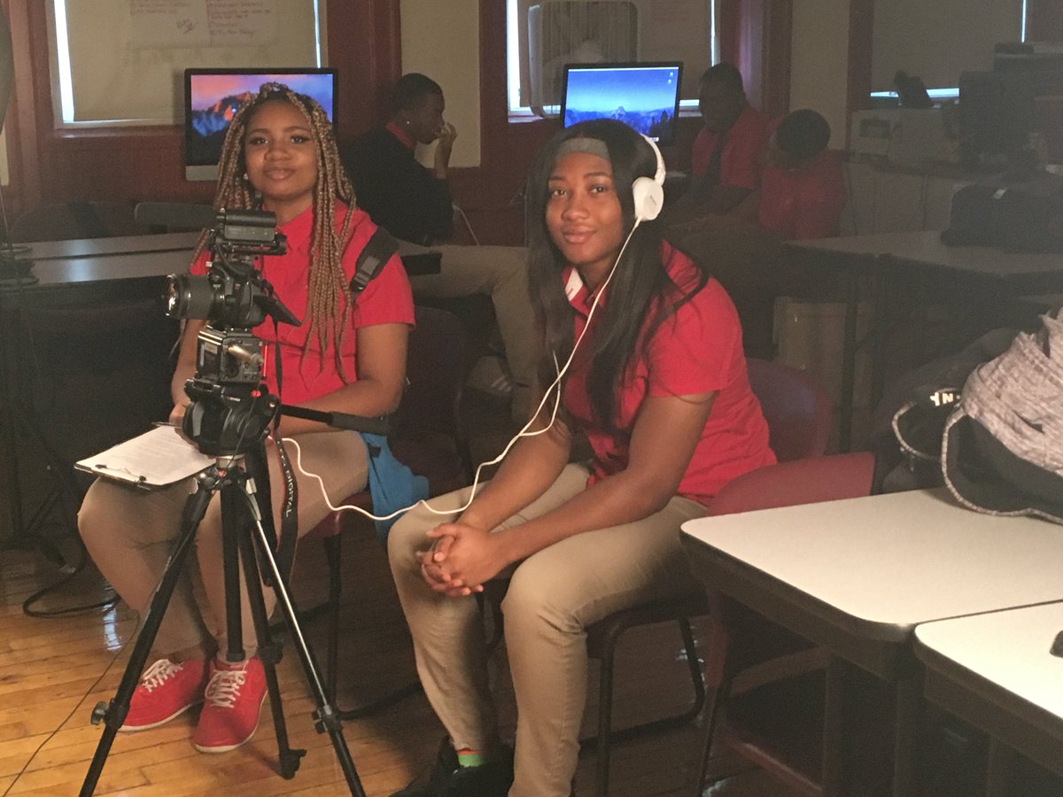 NLCPfsm's tweet photo. #senior Arieyanna Williams scores her first #interview w/a NLCP alum.  Thank you @fearlessskyy for your help. @FreeSpiritChi @fsmjeff @RealChiYouth @fsmnewstweets @HoopsHIGHFSM https://t.co/2FFqnjzvRm
