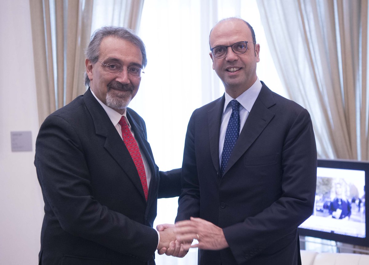 ItalyMFA's tweet photo. min.#Alfano riceve Rocca, nuovo presidente di #Ficross. In agenda collaborazione tra #CooperazioneItaliana e Ficross. Grande attenzione a temi migratori e crisi umanitarie https://t.co/8i2i5xWJkl