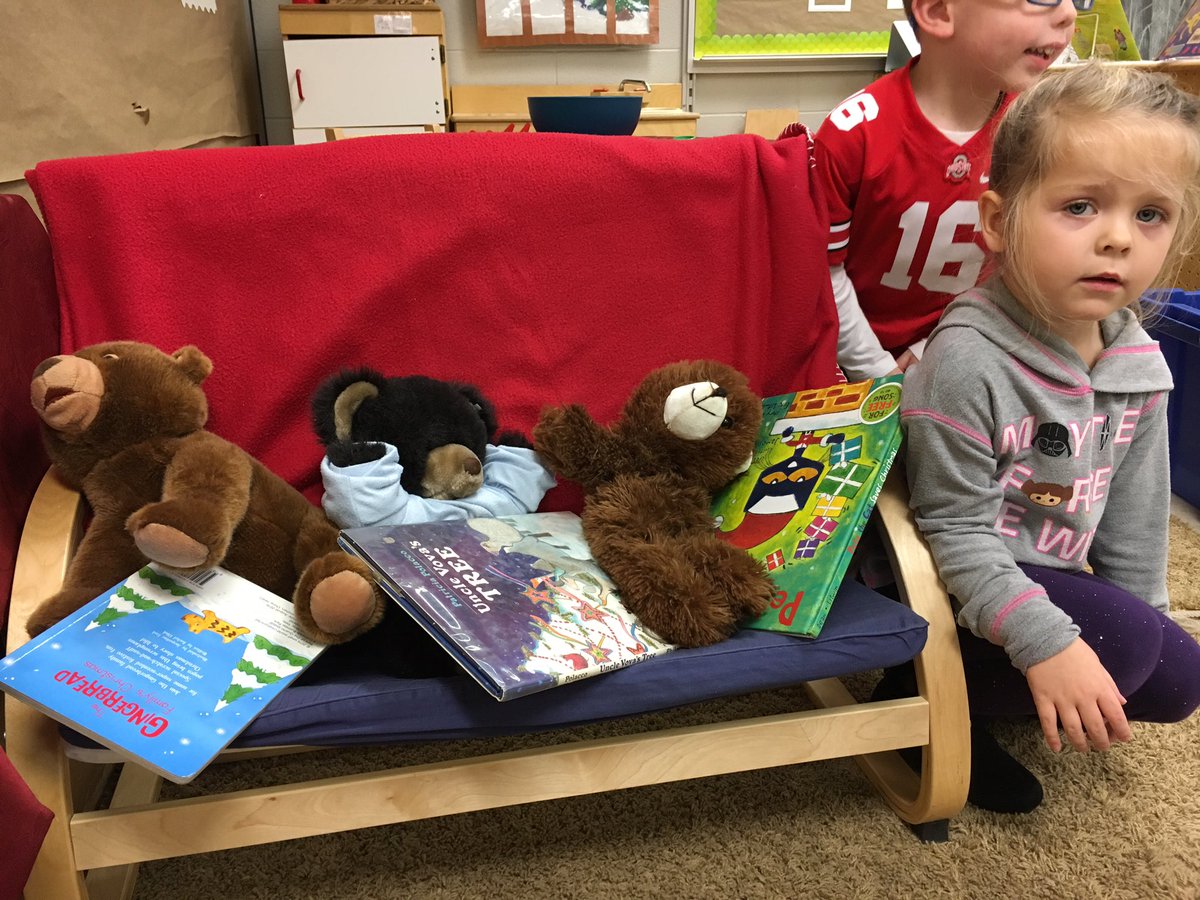 LauraLooQ's tweet photo. This girl is raising readers! She made sure each of the three bears had a book to read by the fire.😍#ItsWorthit #SutterParkMonarchs https://t.co/I2Bsix32yW
